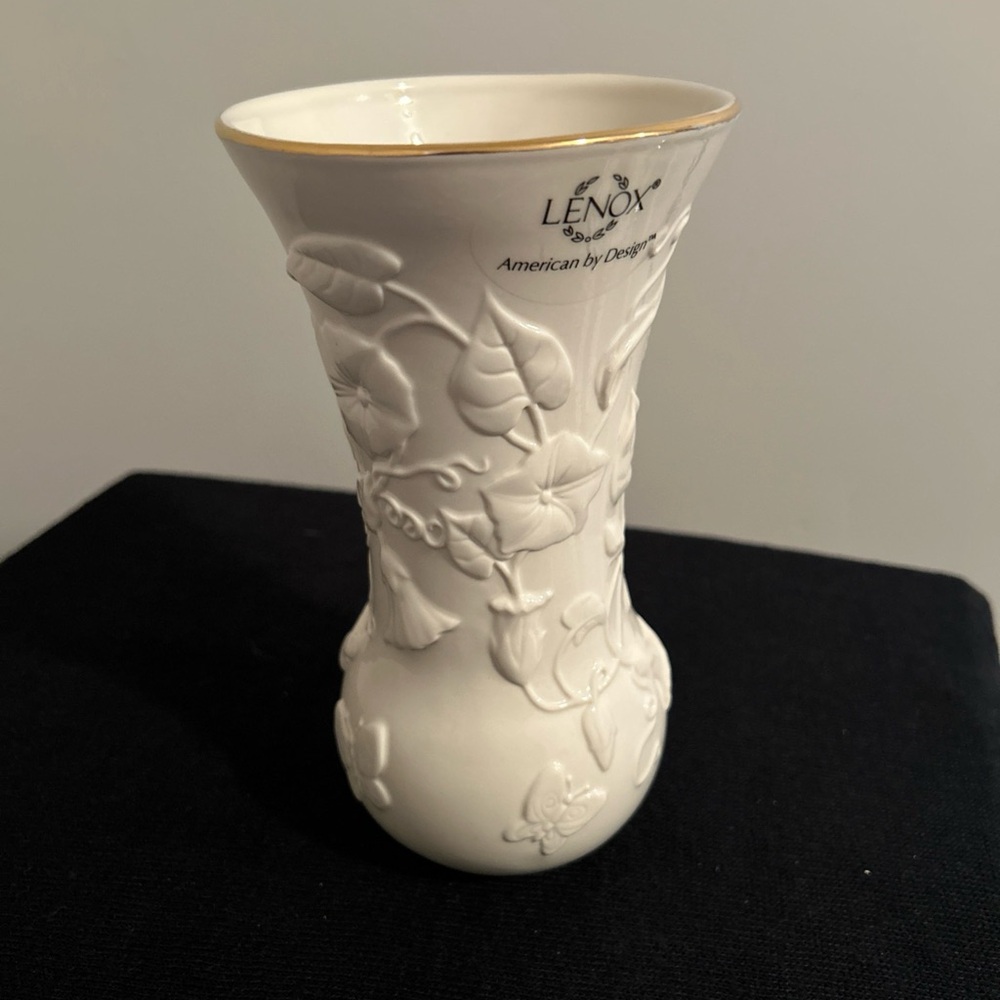 Lenox Cream Floral Embossed Vase with Gold Rim Floral Meadows Morning Glory